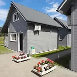 Semesterbostad Port Relaks Klimatyzowane Caloroczne W Rewalu *