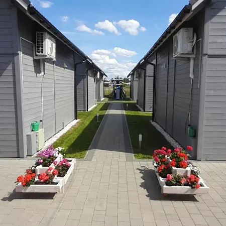 Port Relaks Klimatyzowane Caloroczne W Rewalu レバル